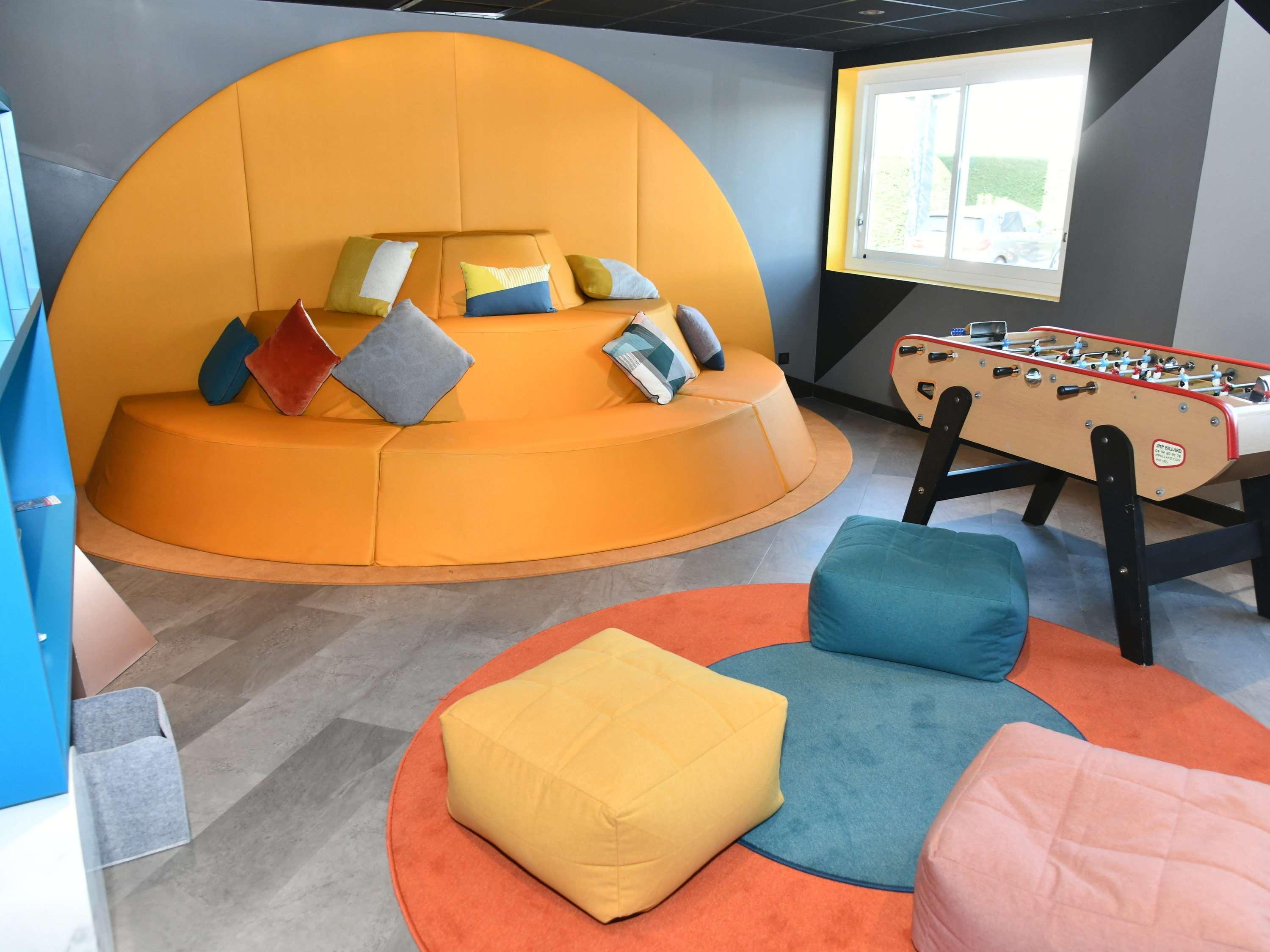 Hotel Ibis Styles Avignon Sud Exterior foto